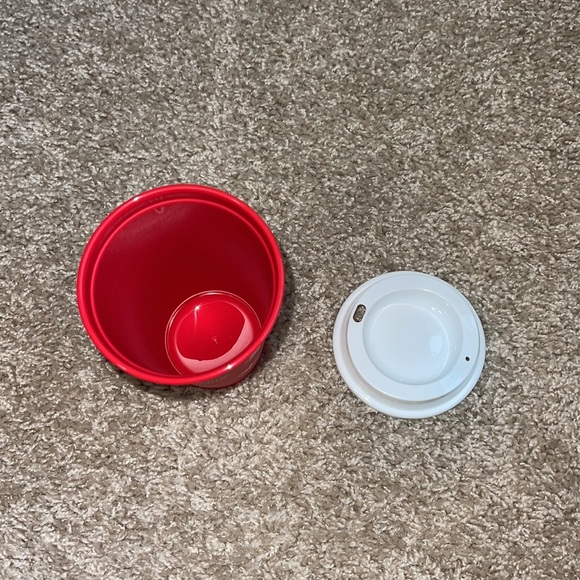 🔴3/$20🔴 New Starbucks 2022 Holiday Reusable Cup - Picture 3 of 4